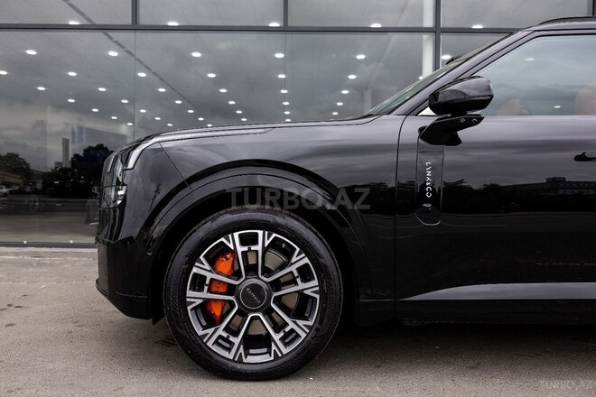 Lynk & Co 900-5