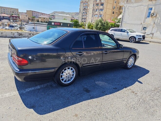 Mercedes E 240-9