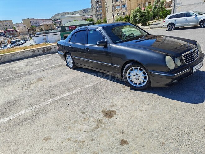 Mercedes E 240-10