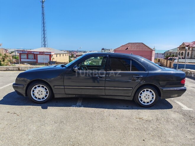 Mercedes E 240-14