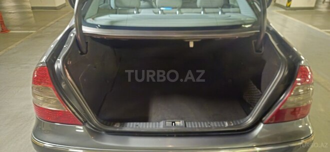 Mercedes E 350-13