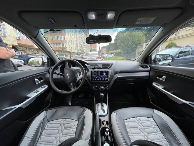 Kia Rio-7