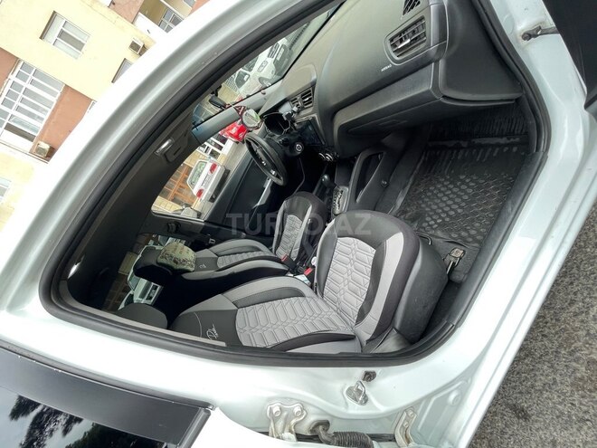 Kia Rio-6