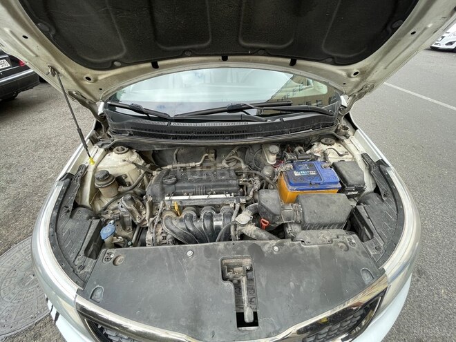 Kia Rio-12