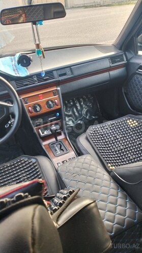 Mercedes 200 E-5