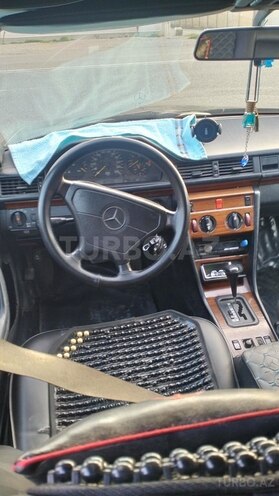 Mercedes 200 E-4