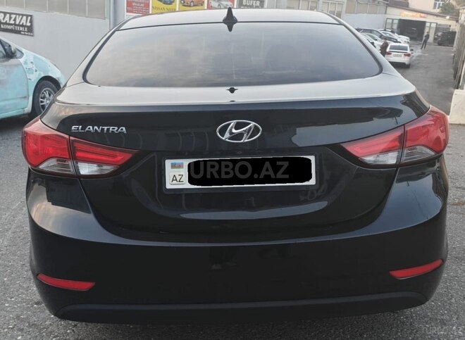 Hyundai Elantra-3