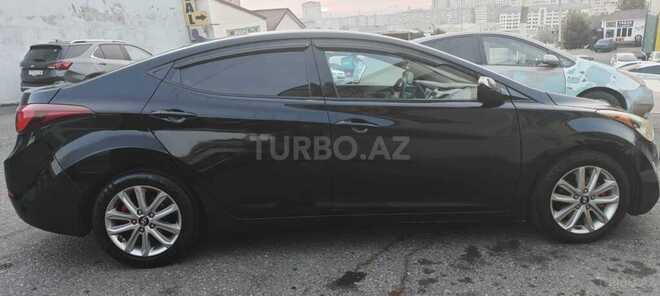Hyundai Elantra-6