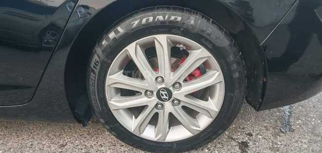 Hyundai Elantra-7