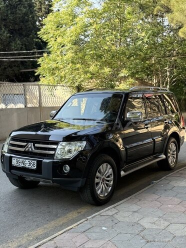 Mitsubishi Pajero-7