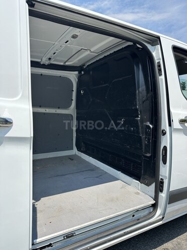 Ford Transit-13
