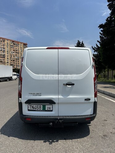 Ford Transit-11