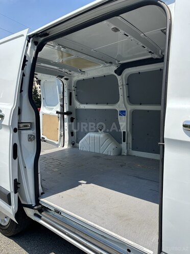 Ford Transit-12