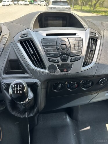 Ford Transit-25