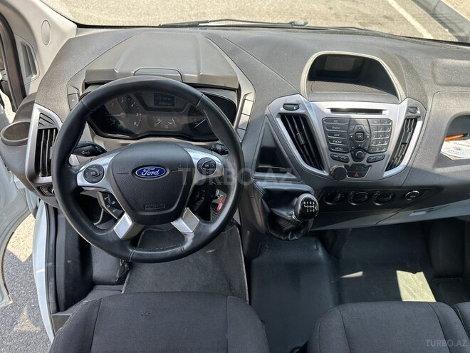 Ford Transit-22