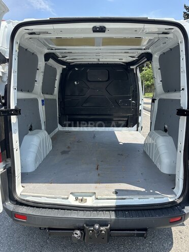 Ford Transit-14