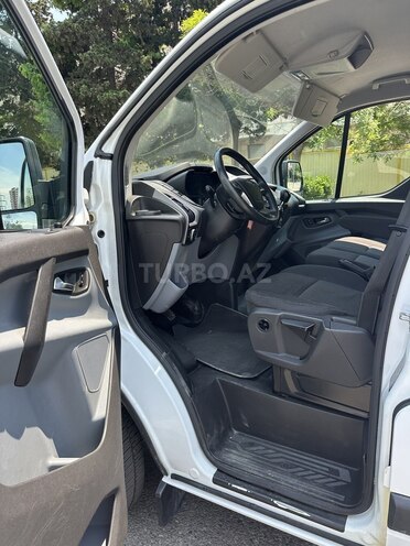 Ford Transit-20