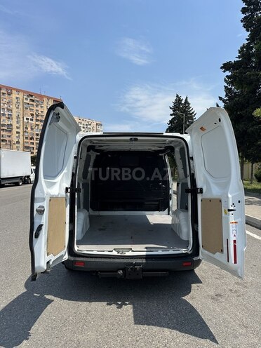Ford Transit-15