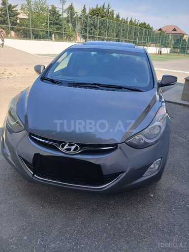 Hyundai Elantra-1