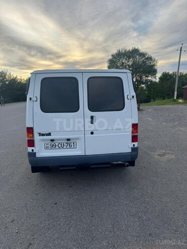 Ford Transit-3