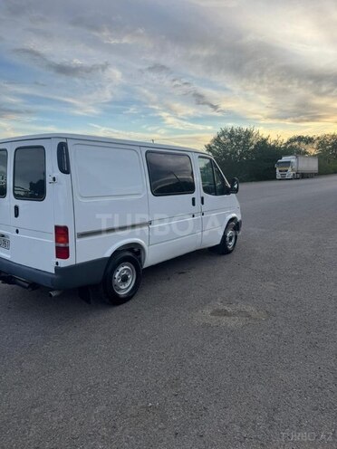 Ford Transit-4