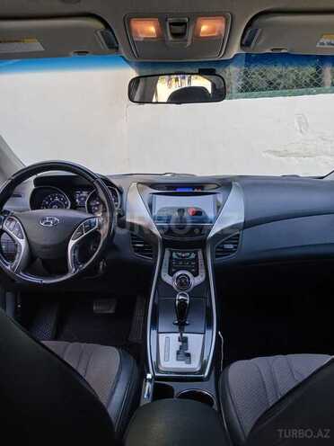 Hyundai Elantra-7