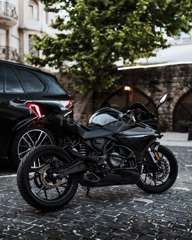 CFMOTO 250 SR-8