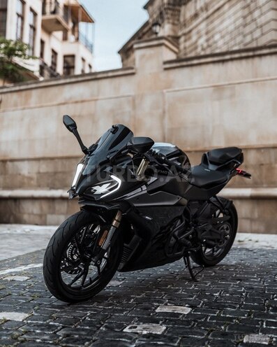 CFMOTO 250 SR-9