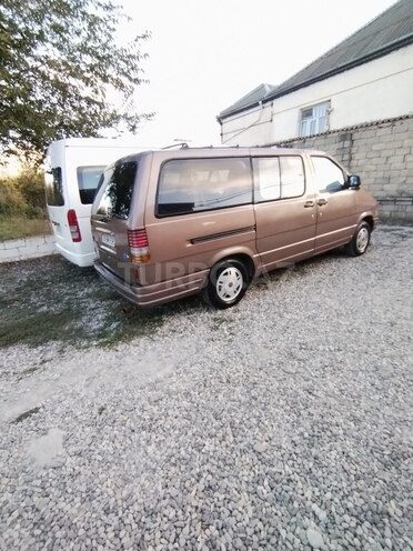 Ford Aerostar-5