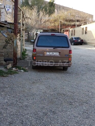 Ford Aerostar-2