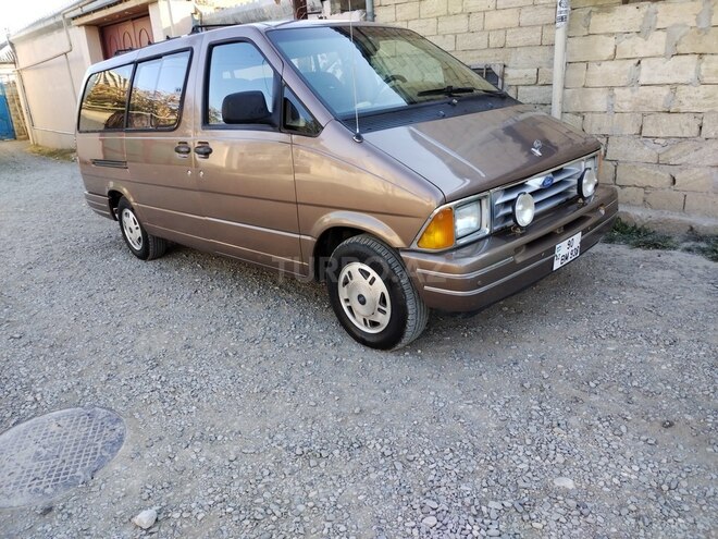 Ford Aerostar-3