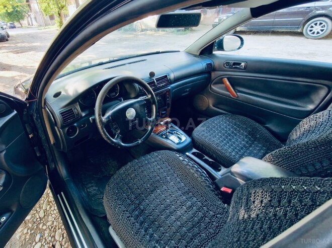 Volkswagen Passat-10