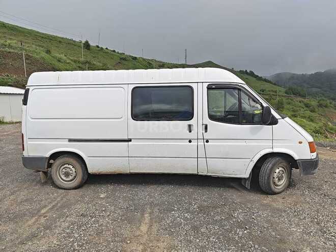 Ford Transit-2