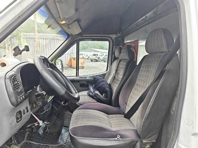 Ford Transit-4