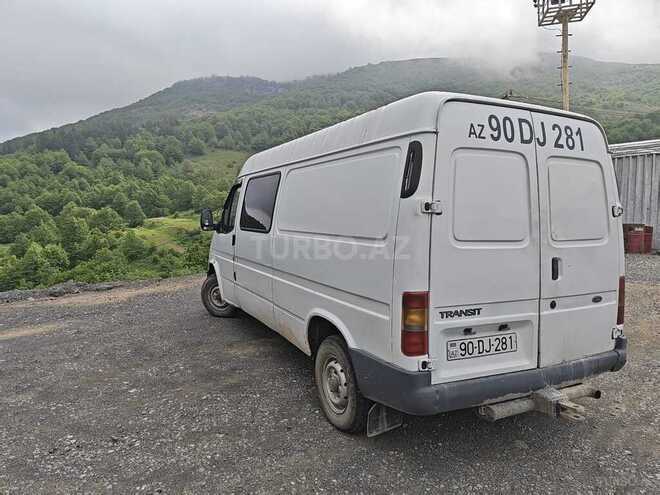 Ford Transit-3