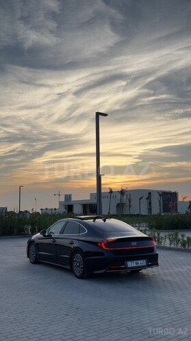 Hyundai Sonata-4