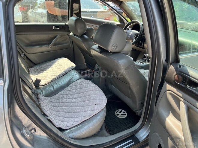 Volkswagen Passat-5
