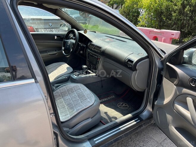 Volkswagen Passat-4