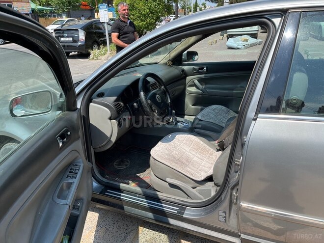 Volkswagen Passat-2