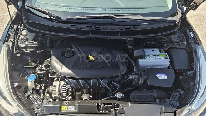 Hyundai Elantra-5