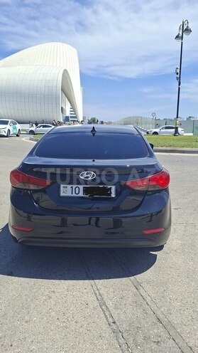 Hyundai Elantra-2