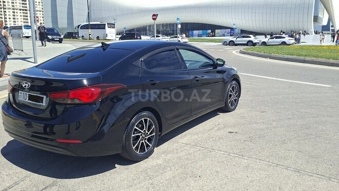 Hyundai Elantra-3