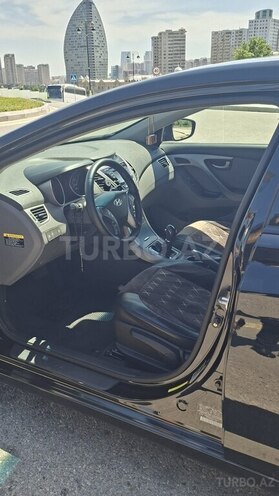 Hyundai Elantra-6