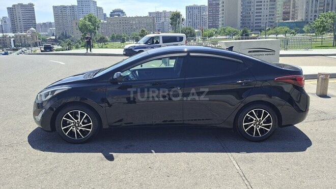Hyundai Elantra-9