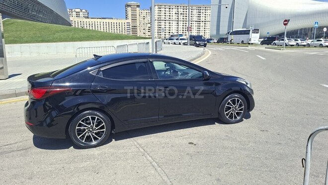 Hyundai Elantra-10
