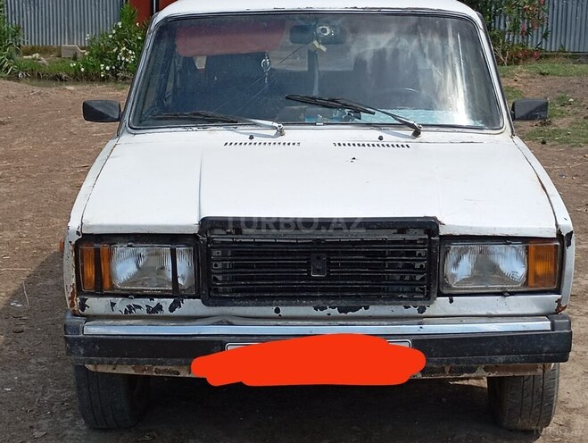 LADA (VAZ) 2107-1