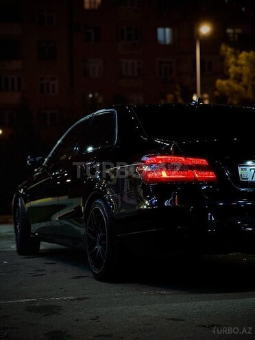 Mercedes E 220-2