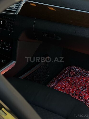Mercedes E 220-10