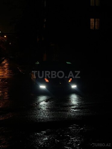 Mercedes E 220-17
