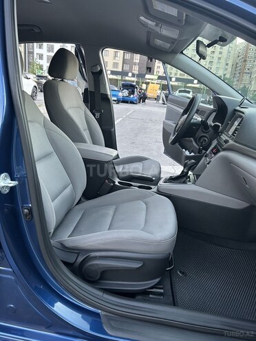 Hyundai Elantra-7